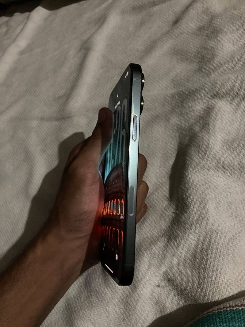 Apple iPhone 13 Pro Max 3