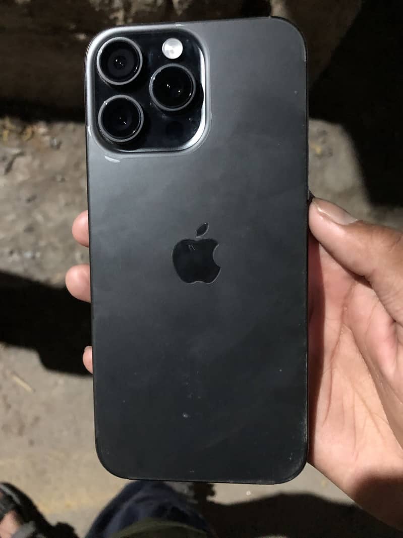 Apple iPhone 16 Pro Max 0