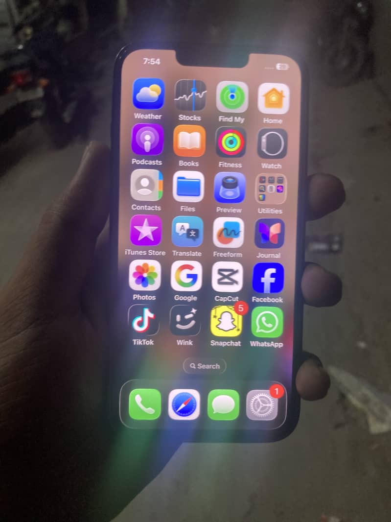 Apple iPhone 13 1