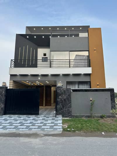 Ideally Located Prime Location House Of 5 Marla Is Available For Sale In Multan