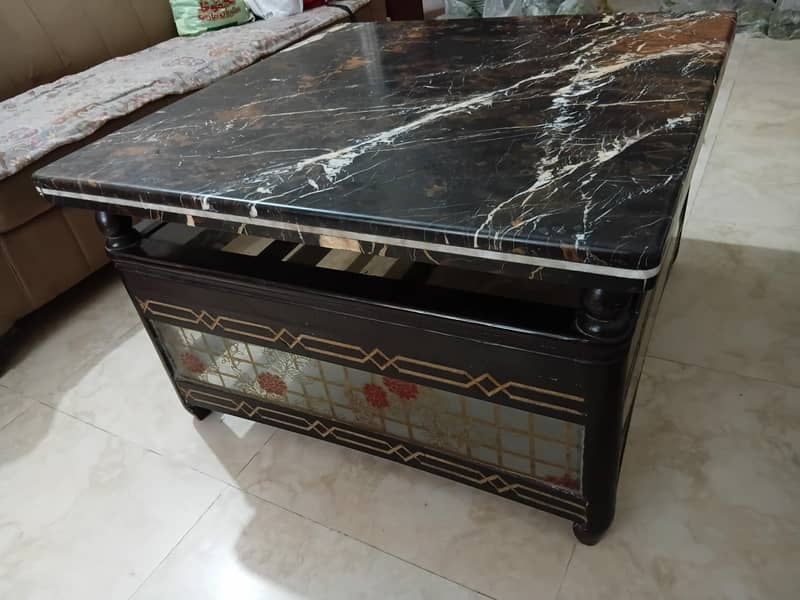 Center Table 0