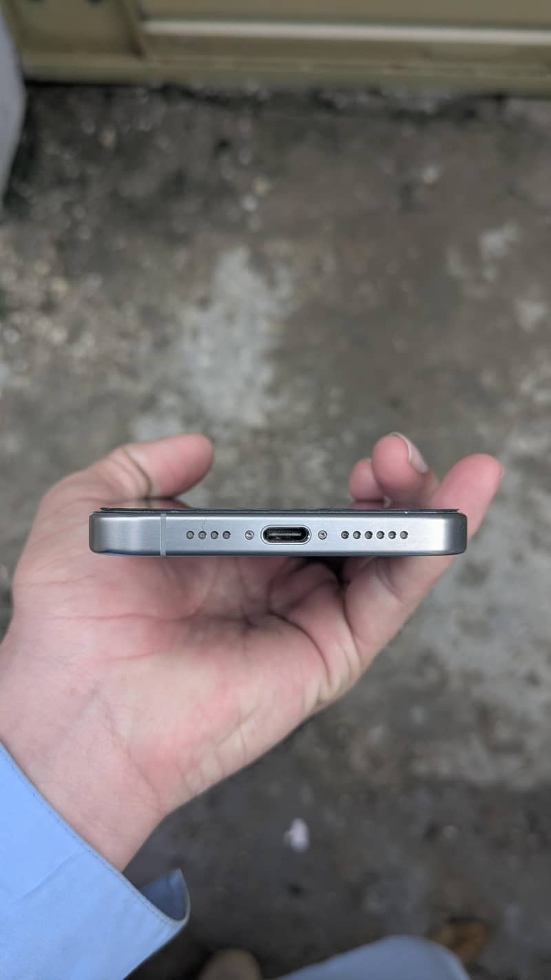 Apple iPhone 15 Pro Max 3