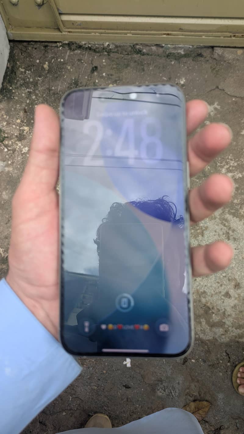 Apple iPhone 15 Pro Max 4
