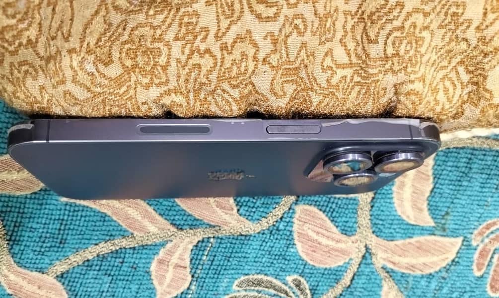 Apple iPhone 14 Pro 2