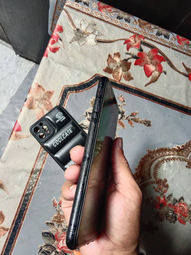 Apple iPhone 11 Pro Max 3