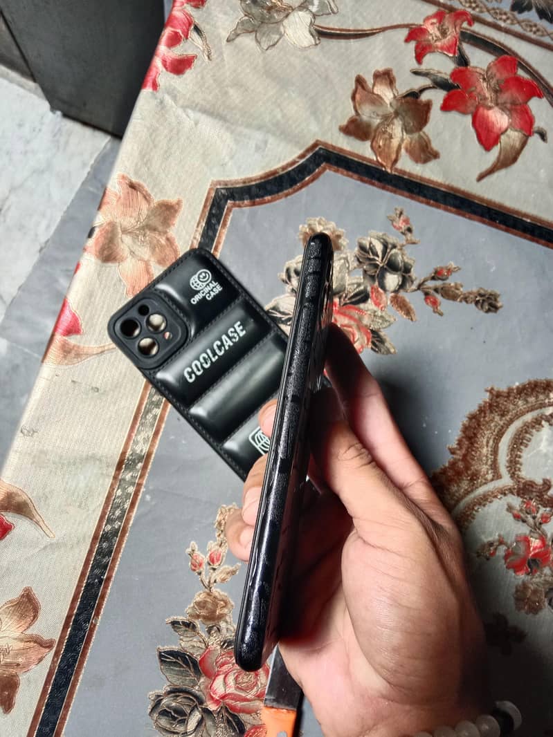 Apple iPhone 11 Pro Max 5