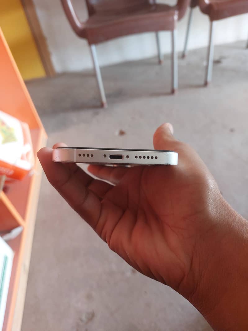 Apple iPhone XR 4