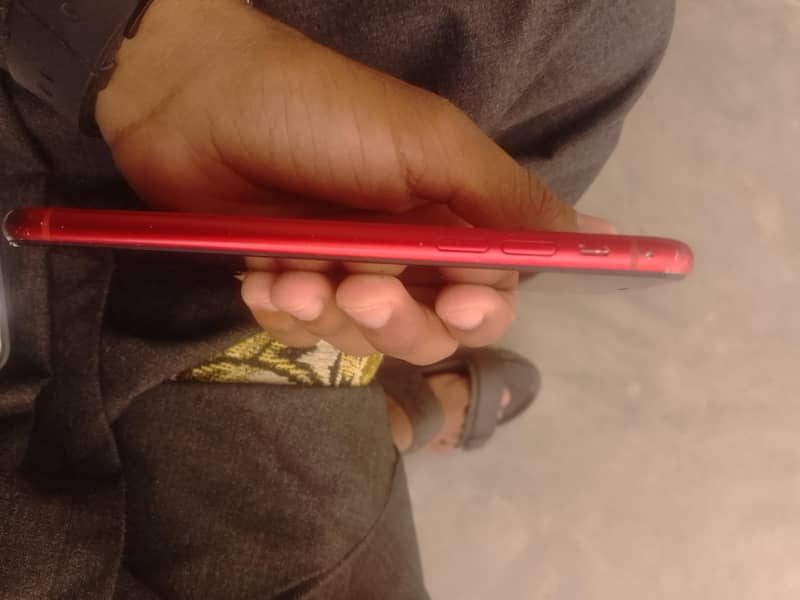 Apple iPhone XR 4