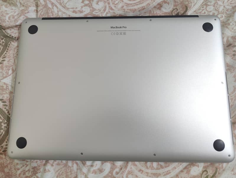 Apple MacBook pro 15' (2014) 2