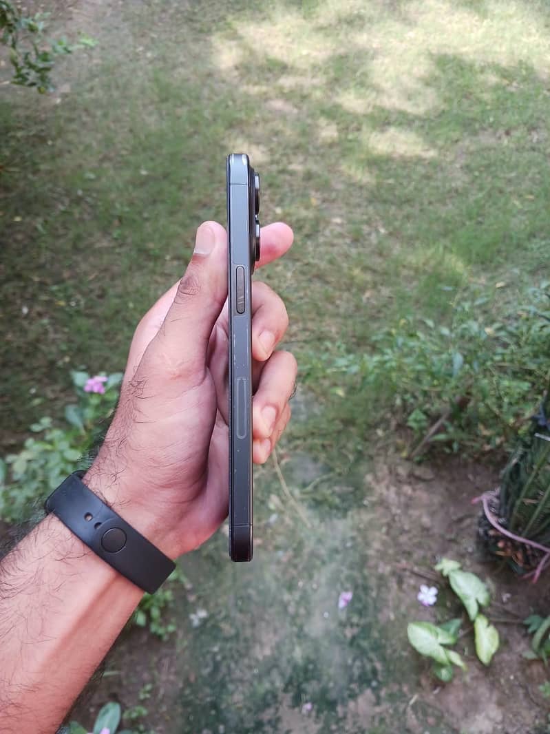 Apple iPhone 15 Pro Max 5