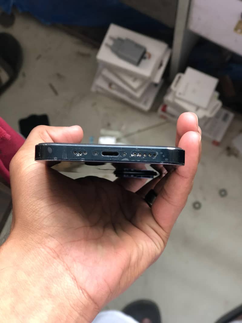 Apple iPhone 13 3