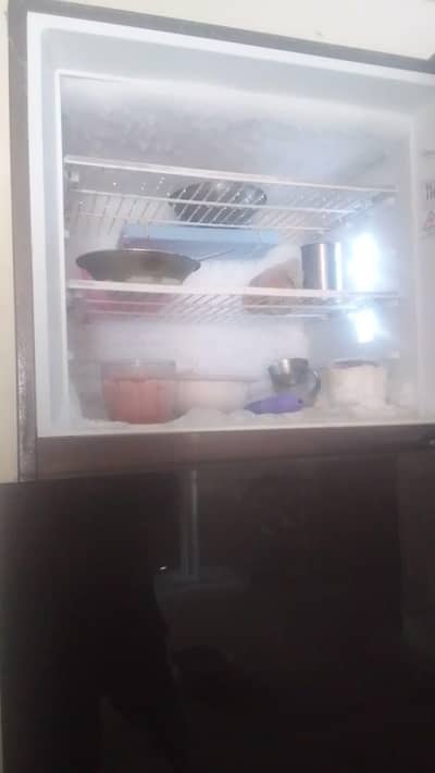 Kenwood   bahut achcha hai. full size. ha.