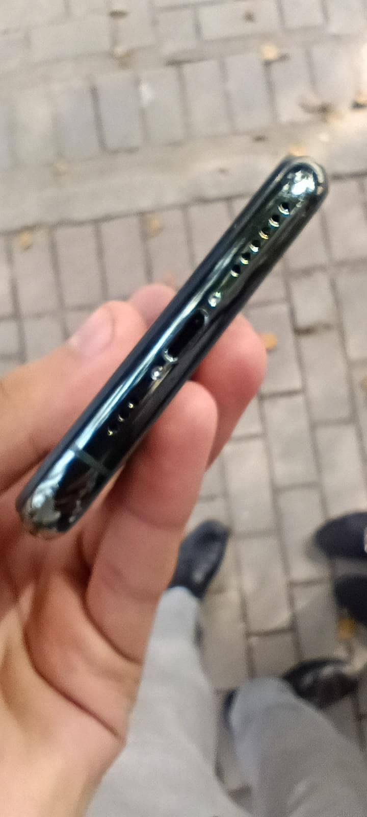 Apple iPhone 11 Pro 4