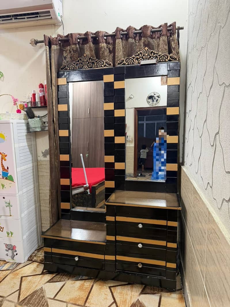 bed set + 2 sides table + dressing table 1