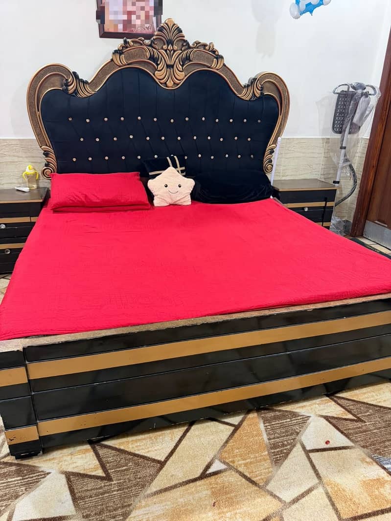 bed set + 2 sides table + dressing table 5