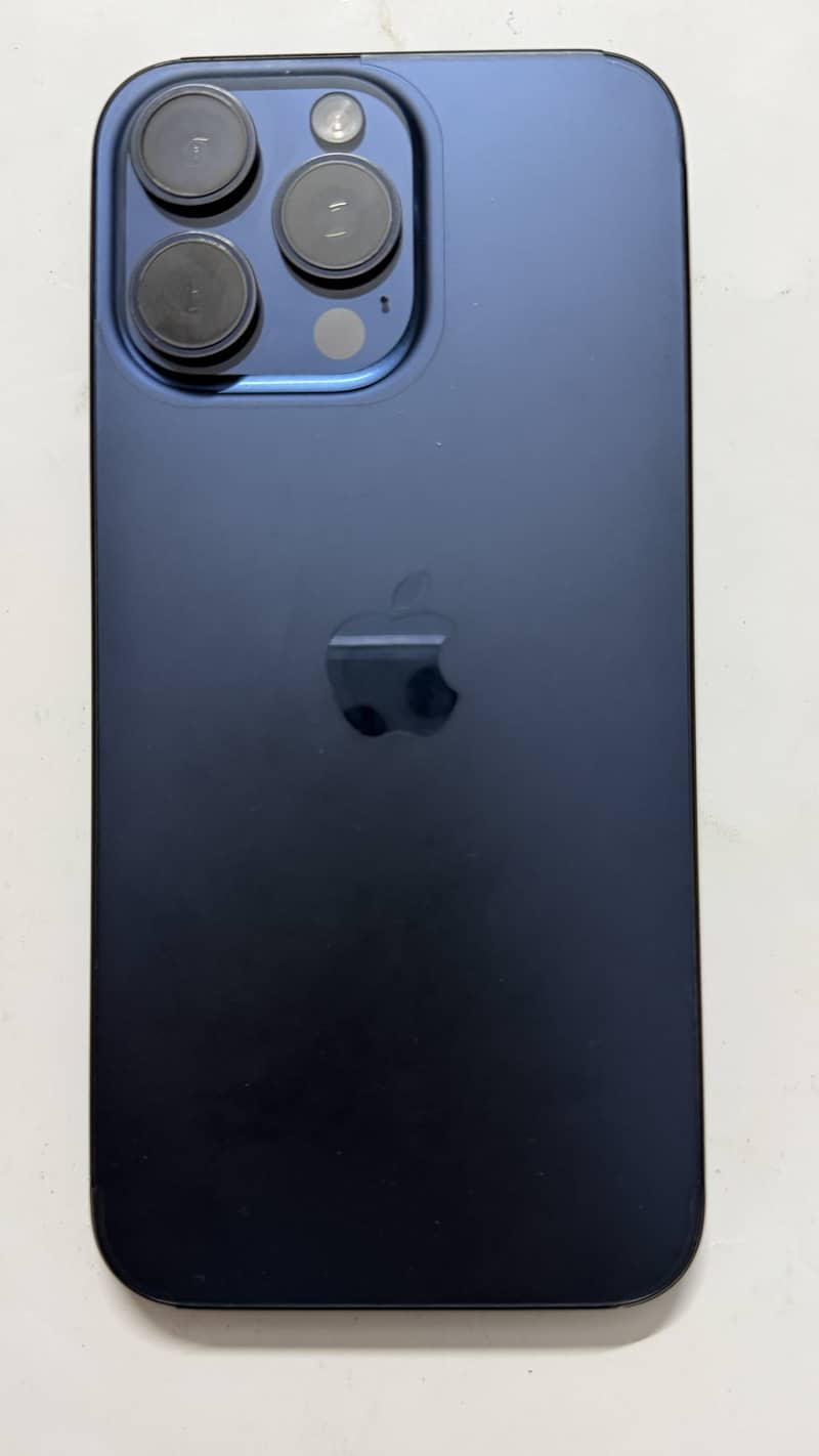 Apple iPhone 15 Pro Max 2
