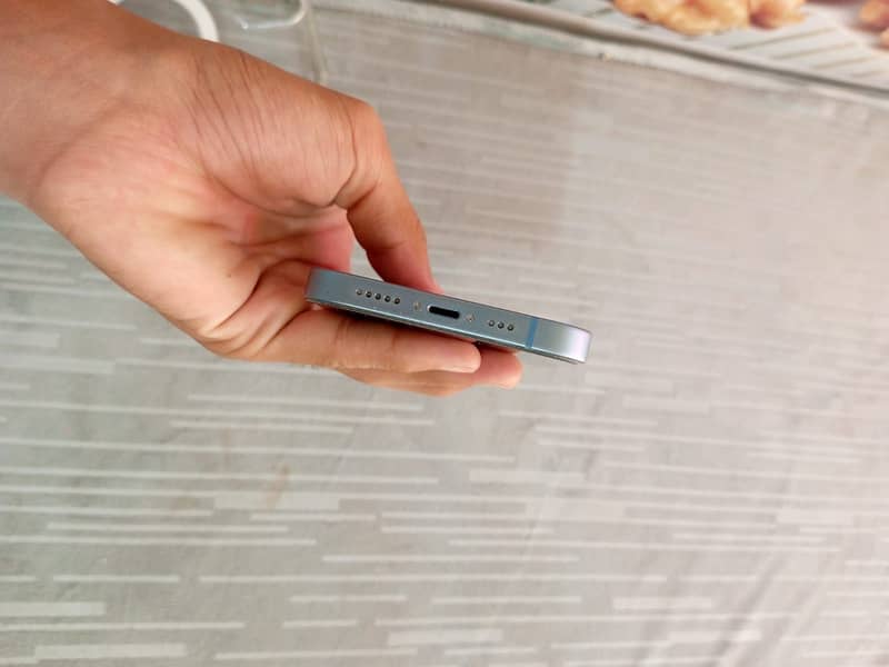 Apple iPhone 14 4