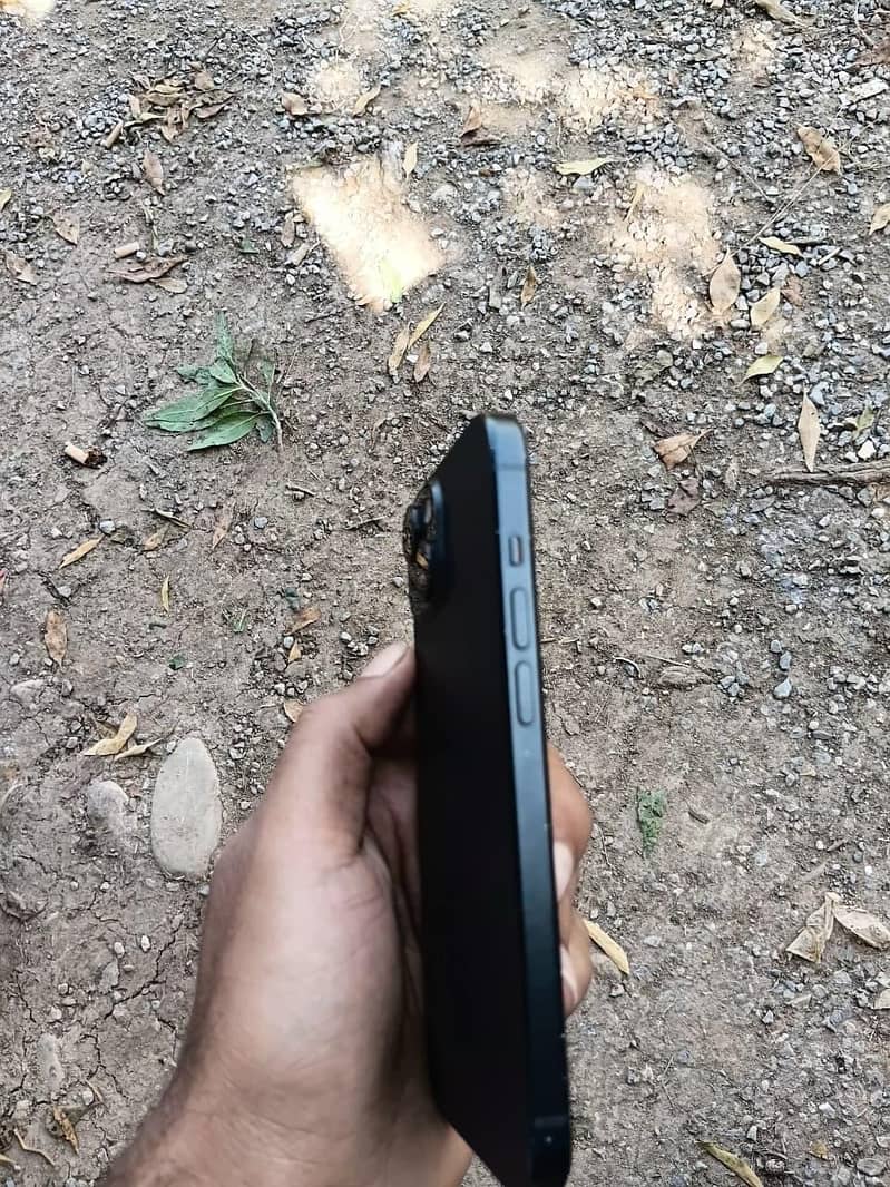 Apple iPhone 15 JV 4
