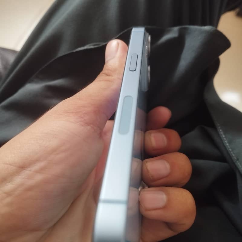 Apple iPhone 14 3