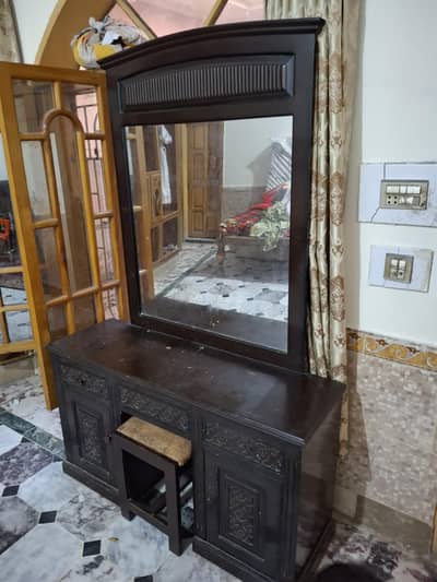 Chinioti drasing Table