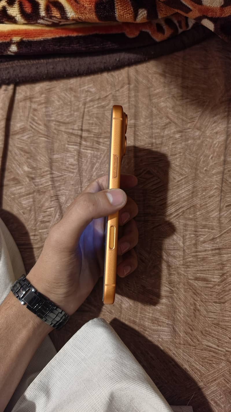 Apple iPhone 17 Pro Max 3