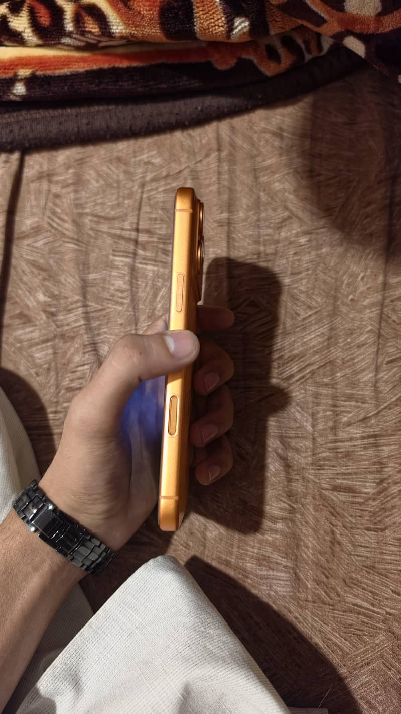 Apple iPhone 17 Pro Max 6