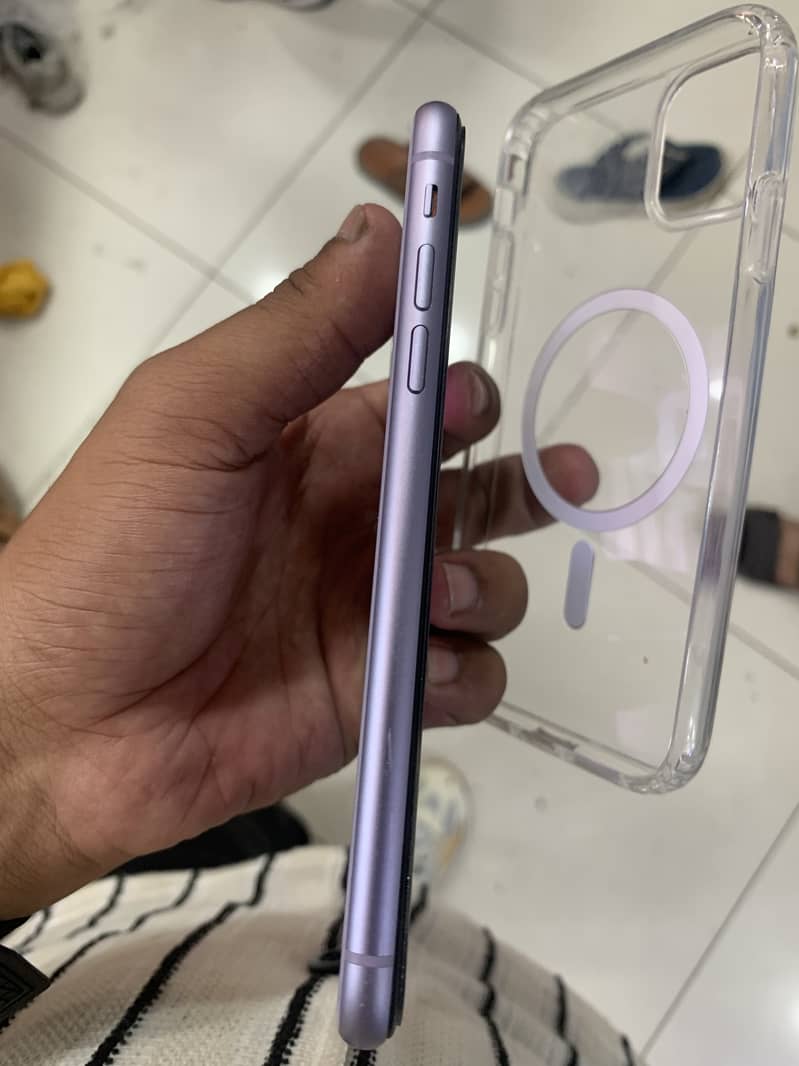 Apple iPhone 11 3