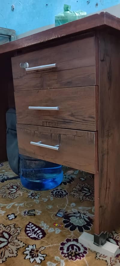 office work table