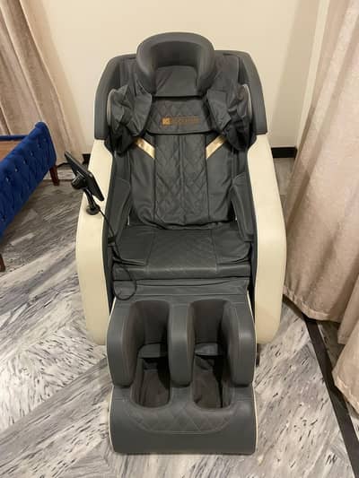 JC BUCKMAN TMC-130 model massage chair rarely used.