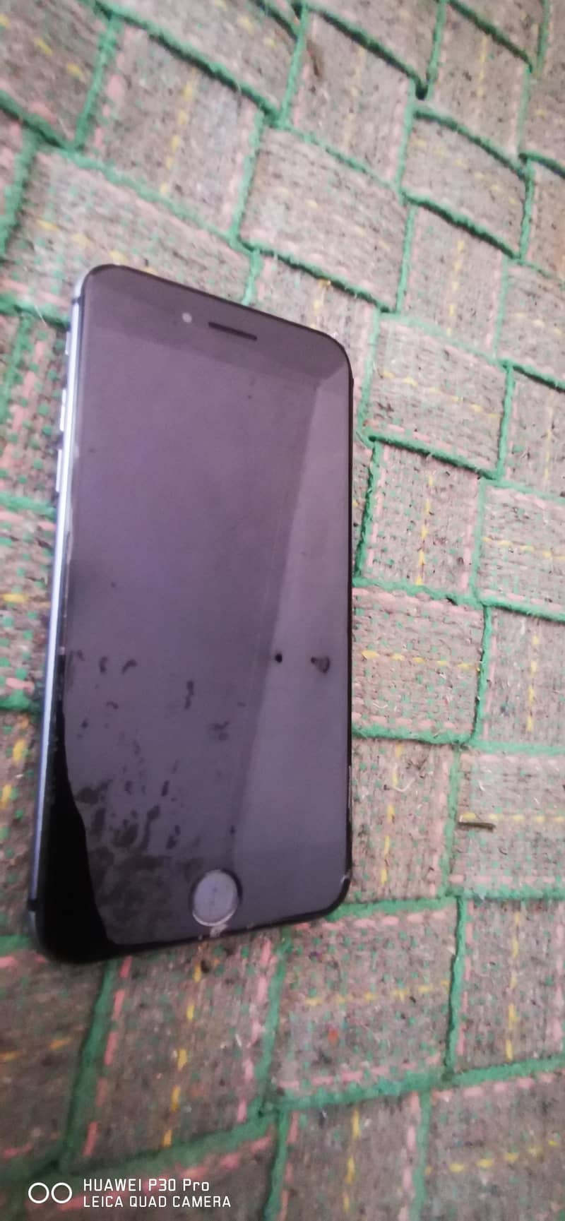 Apple iPhone 8 1