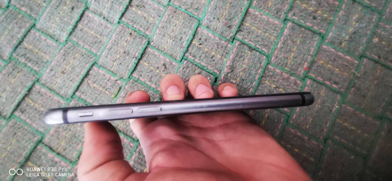 Apple iPhone 8 6