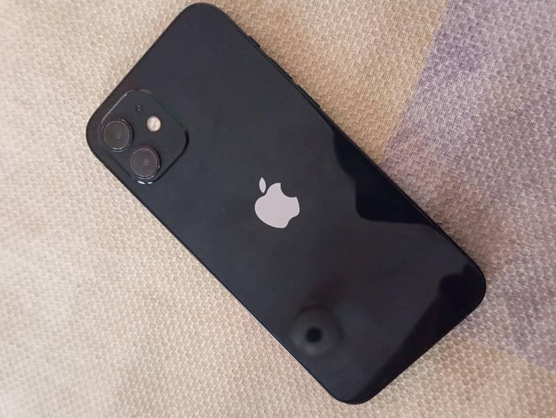 Apple iPhone 12 4