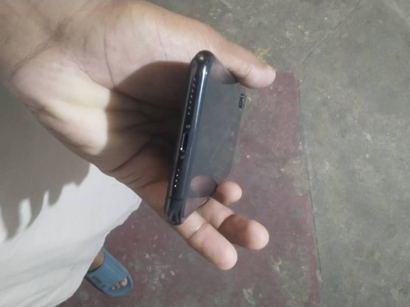 Apple iPhone XS Max 0