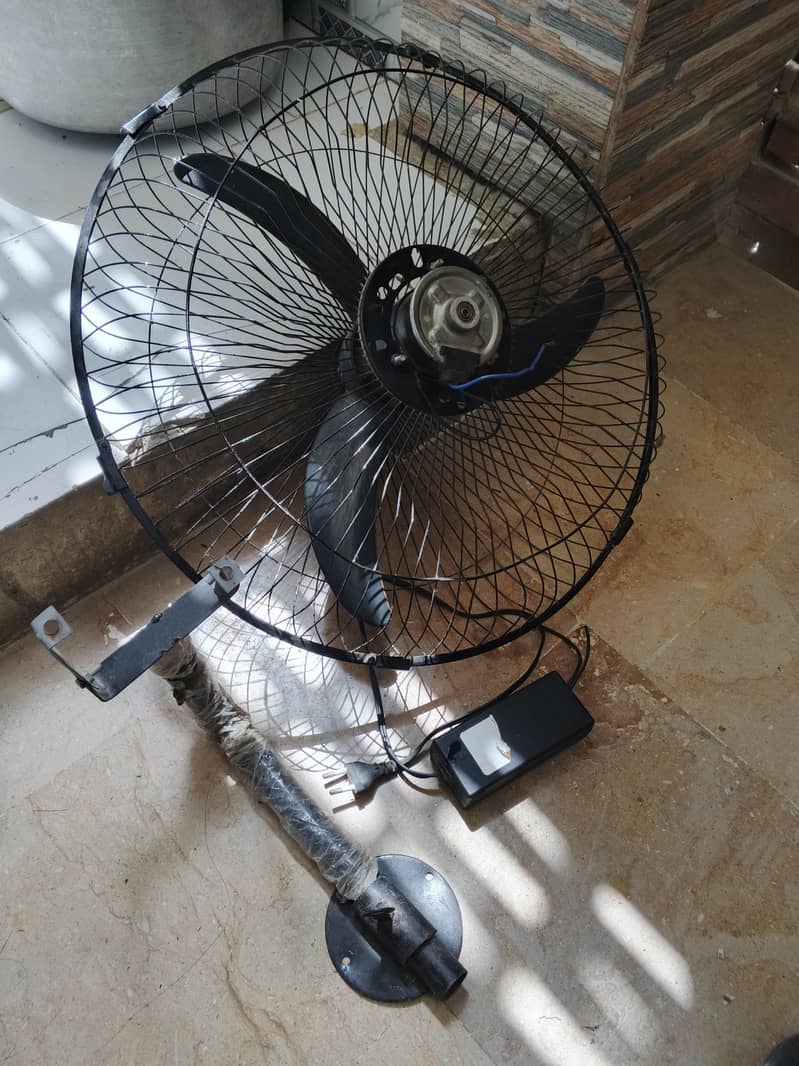 12volt bracket fan 1
