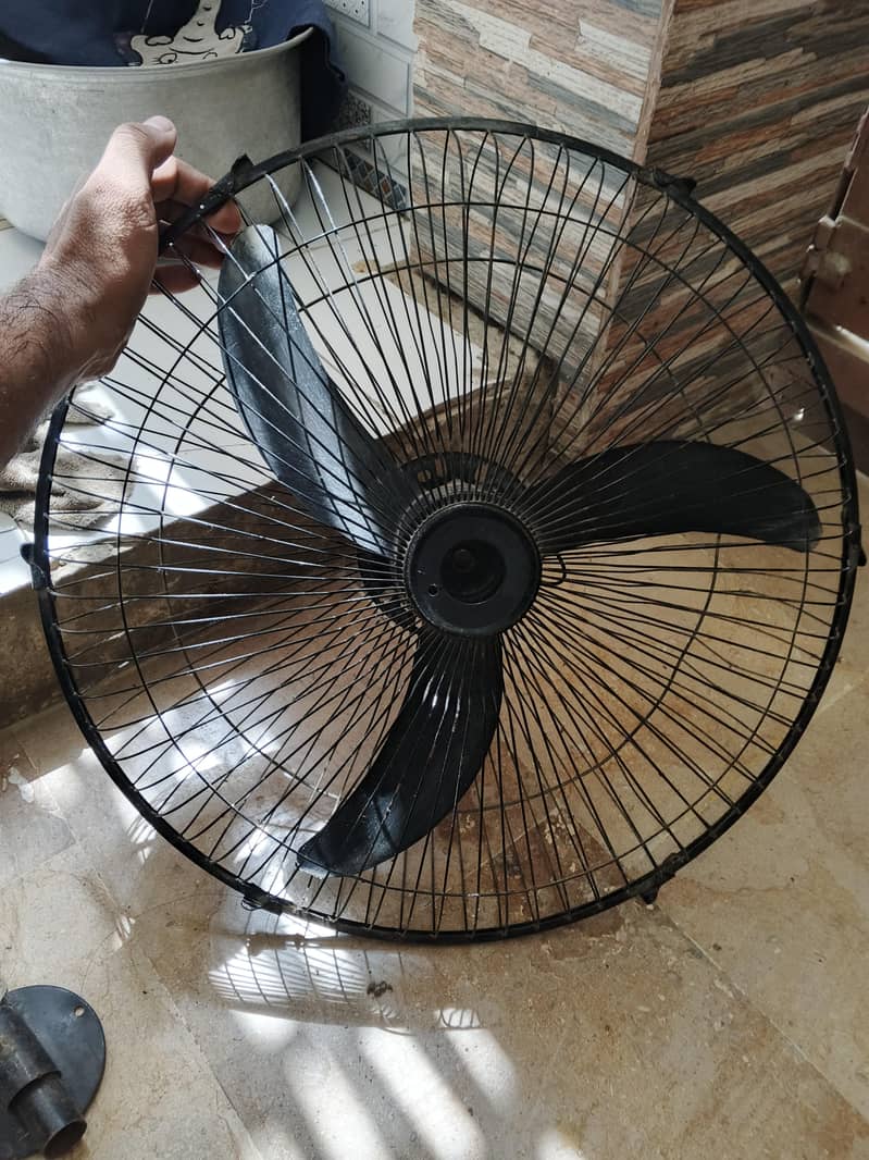 12volt bracket fan 2