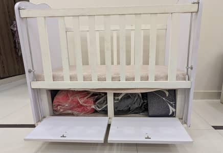 baby cot