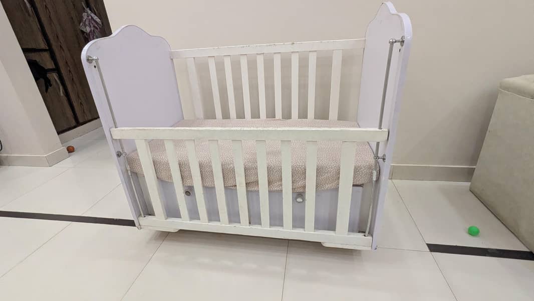 baby cot 1
