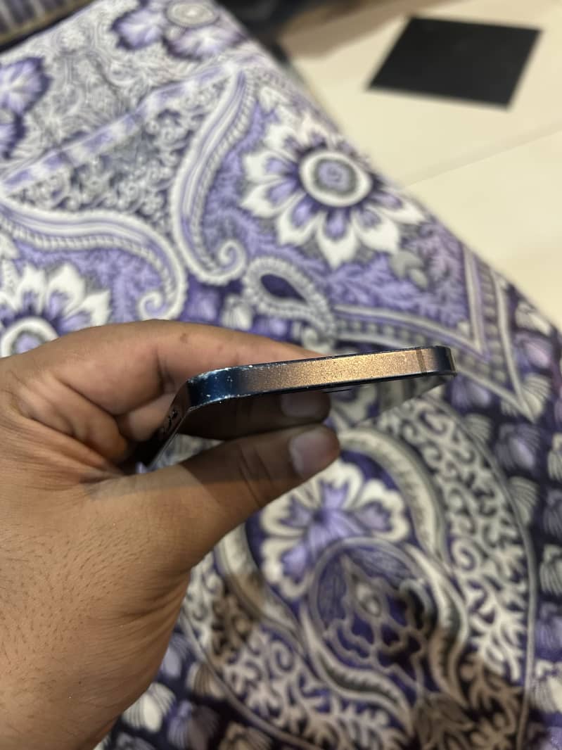 Apple iPhone 12 1