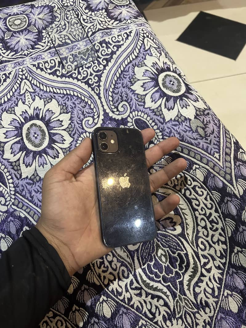Apple iPhone 12 7