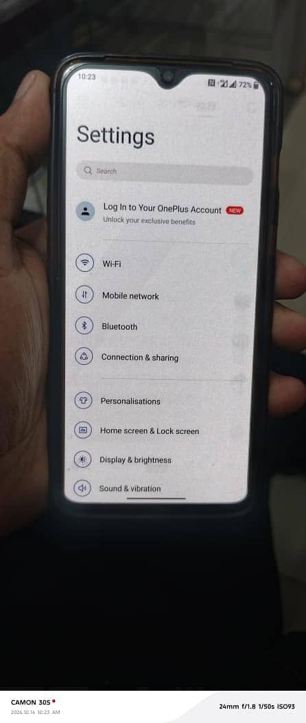 One Plus 7 back crack 1