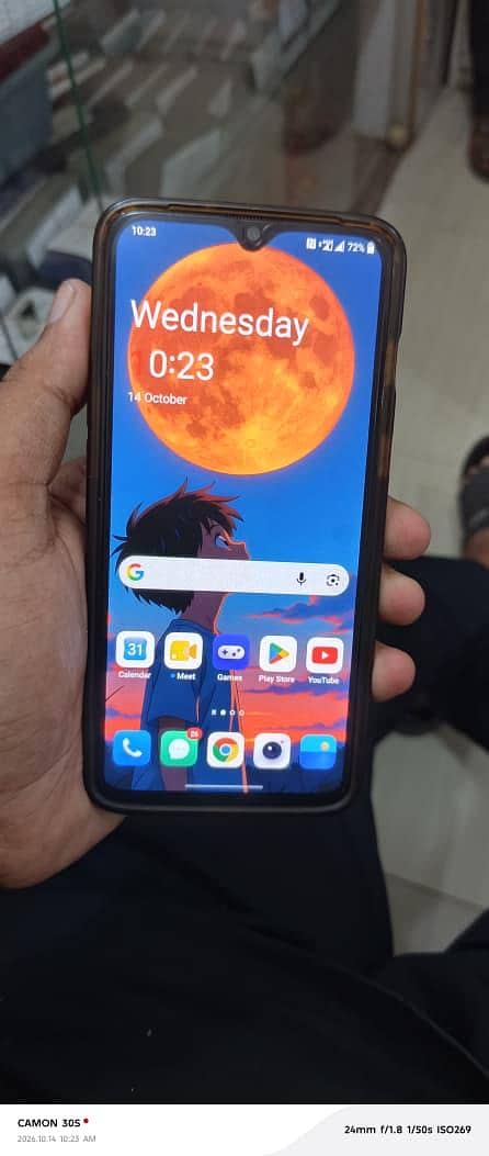 One Plus 7 back crack 2