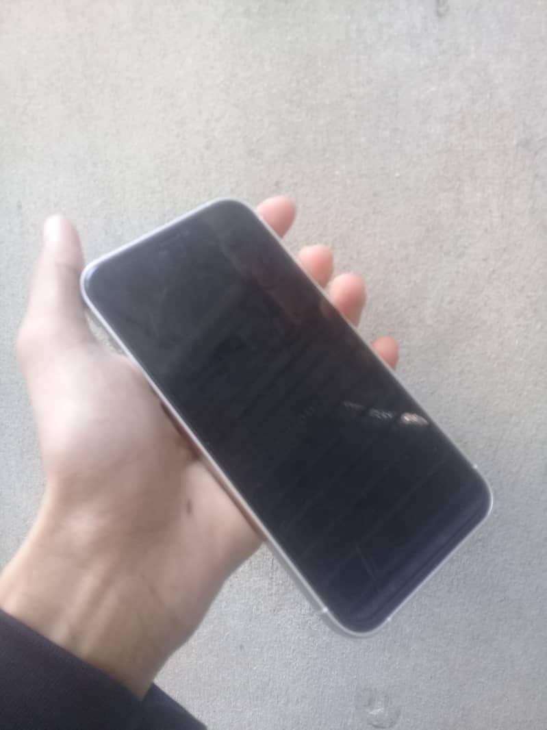Apple iPhone XR 4