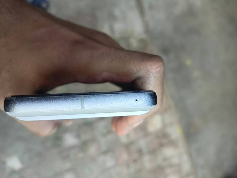 Google Pixel 8 2