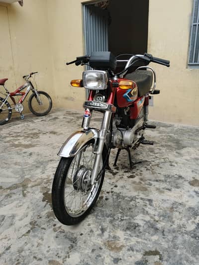 United 70cc bike sale total janwan condition just like Brand New