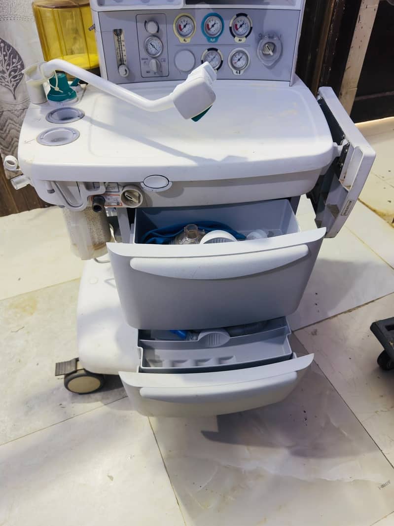 General anaesthesia machine 2