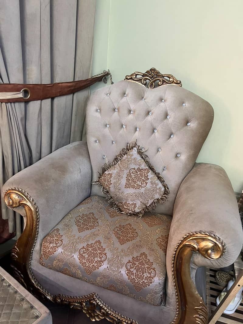 5 Seater Sofas With Royal Look 3