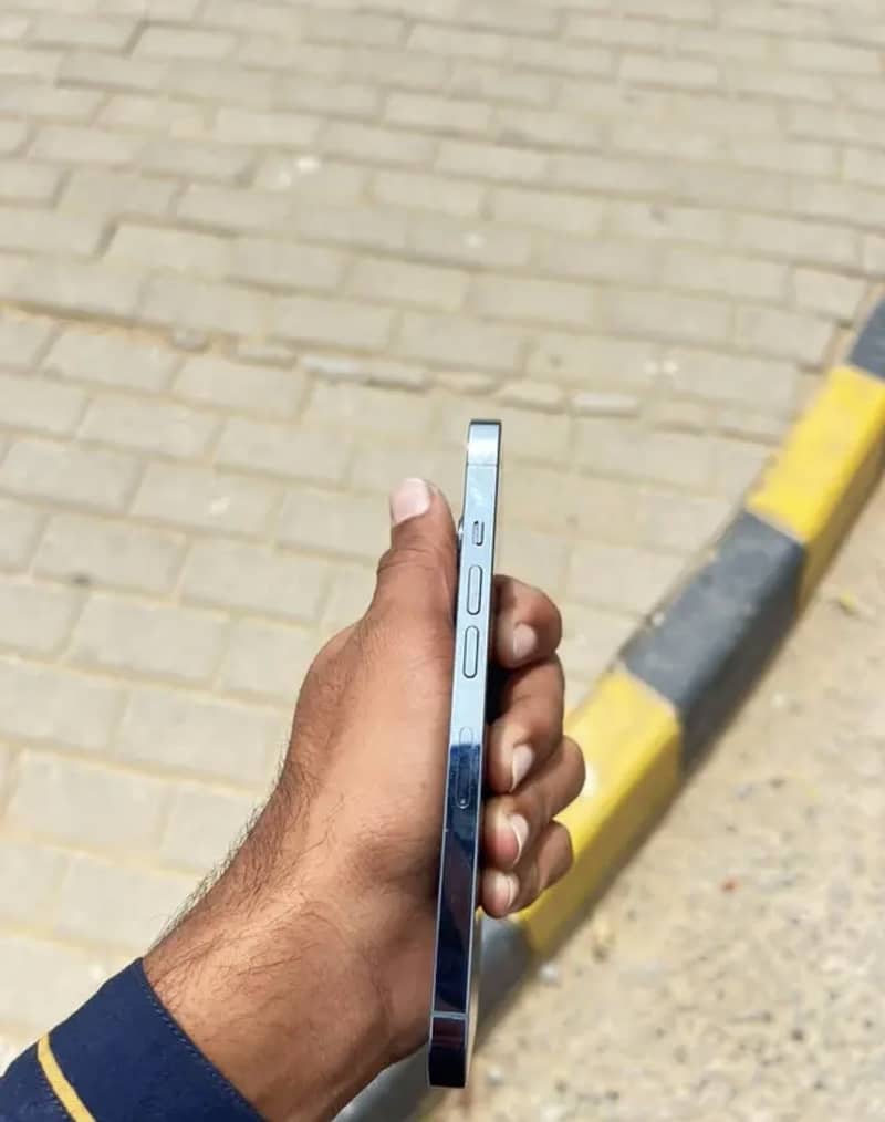 Apple iPhone 13 Pro 2