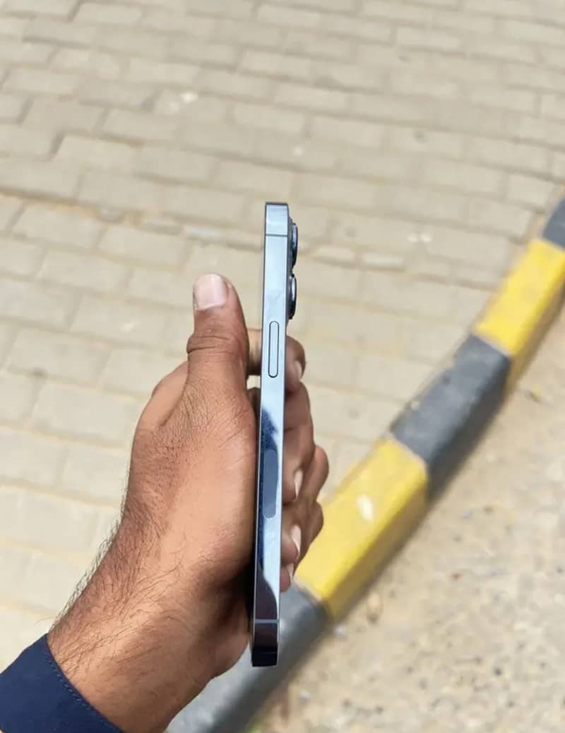 Apple iPhone 13 Pro 3
