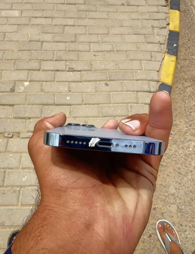Apple iPhone 13 Pro 4