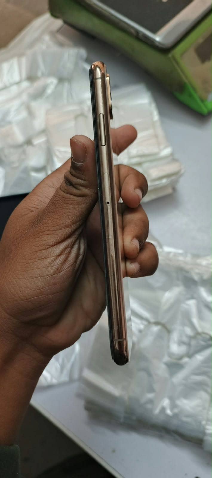 Apple iPhone XS Max 6